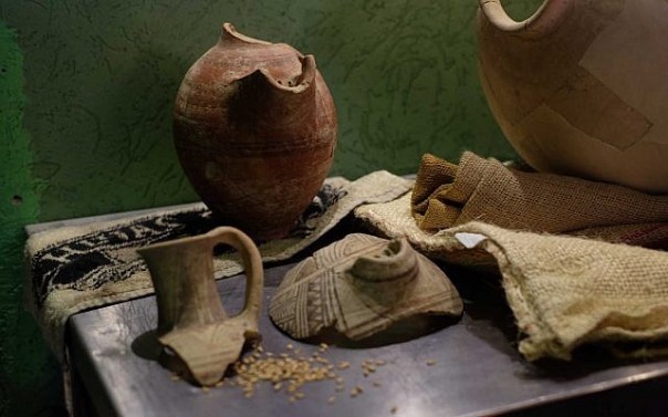 Fig 1 pottery Hazan